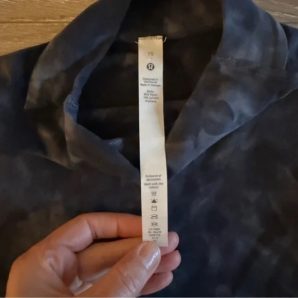 Lululemon All Aligned Mock Neck Long Sleeve Shirt
Diamond Dye Pitch Graphite 10 - Picture 7 of 7